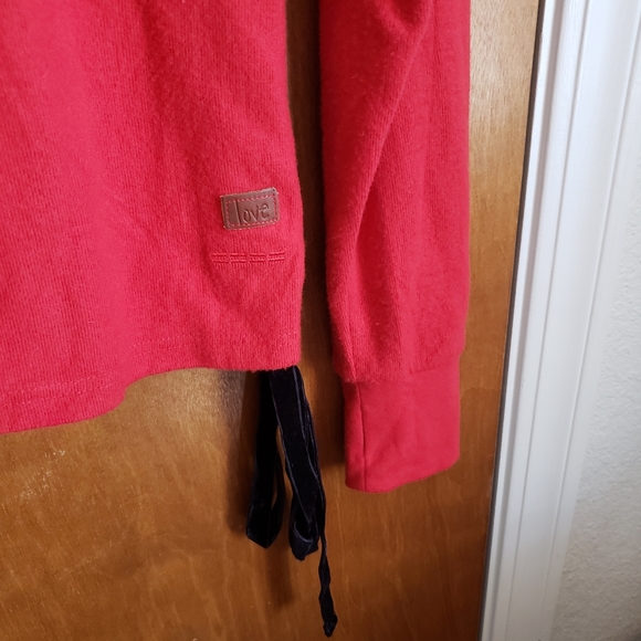 NWT PEACE, LOVE, WORLD pullover sweater cropped top from comfy collection. - Picture 11 of 12